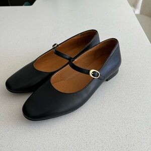 Becket Simonon Mary Jane’s